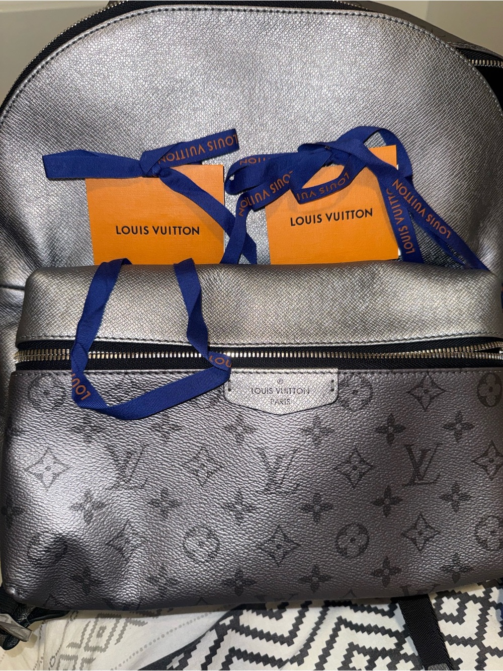 Louis Vuitton Black Textured Leather Interior Tag - Picture 8 of 16